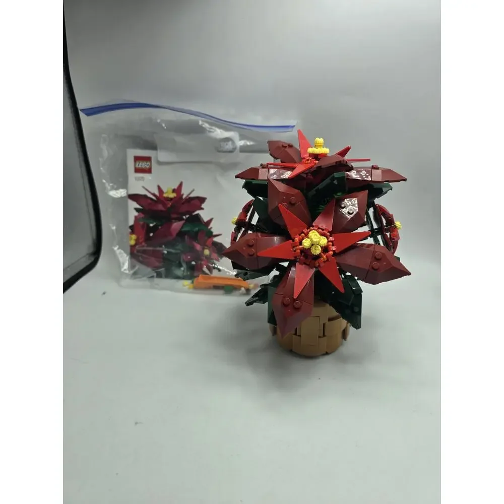 LEGO Poinsettia Holiday Botanical Collection (10370) Building Set